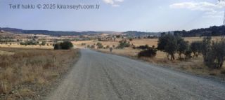 İki yıldır asfaltlanmayı bekleyen yol, çileden çıkarıyor