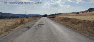 İki yıldır asfaltlanmayı bekleyen yol, çileden çıkarıyor